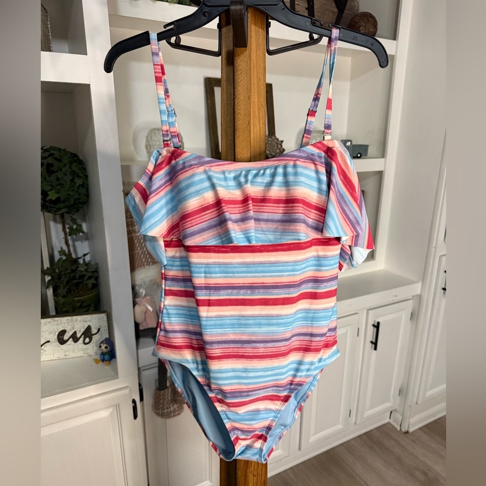 ❤️5/$25 Time and Tru Blue and Red Striped Swimsuit
